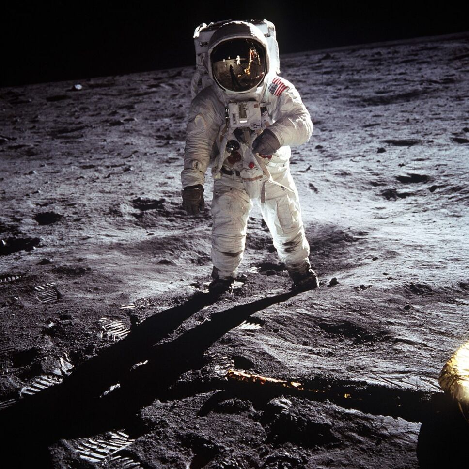 Astronauta en la luna