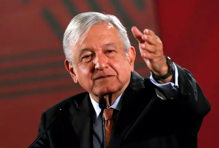 Andrés Manuel López Obrador ha dicho que hará todo lo necesario para recuperar a la empresa estatal, que sostiene recibió en ruinas, con una inyección de fondos y reducción de impuestos para invertir en actividades clave como exploración y pro