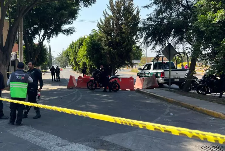 Trabajadores encuentran c&aacute;daver en una coladera de Tlalpan, al sur de la CDMX