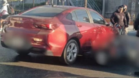 Choque desata tráfico y caos sobre la 18 de Noviembre en Puebla hoy lunes