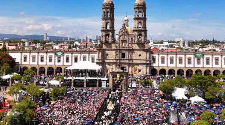 Lista de calles que cerrarán por la Romería en Zapopan el 12 y 13 de octubre de 2026.