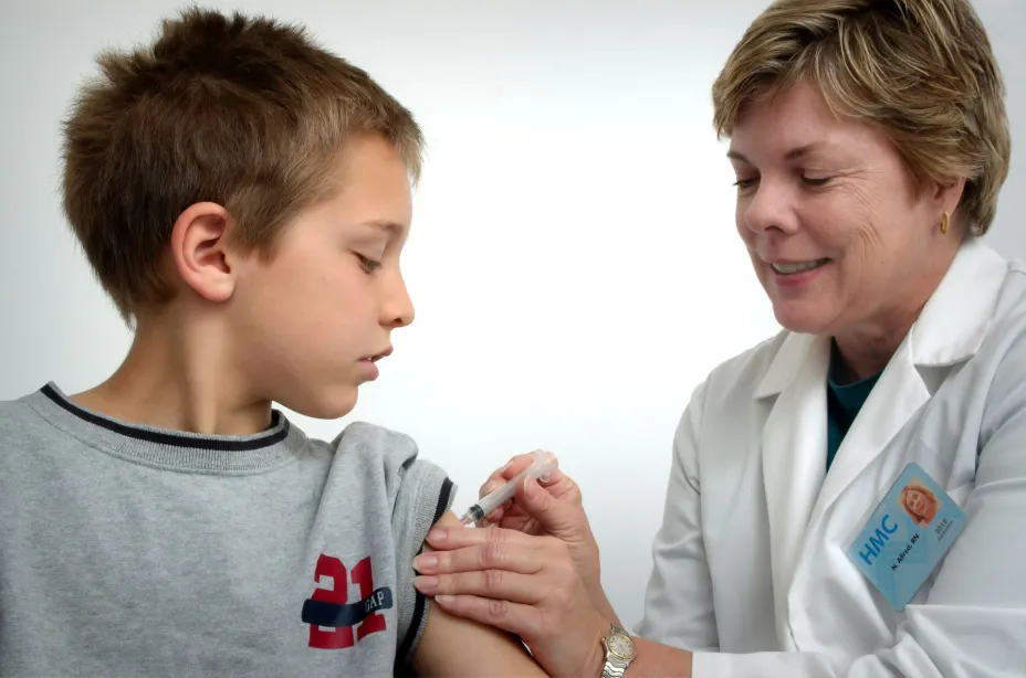 Vacunación Niño Doctoralia.jpg