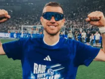 madre-edin-dzeko-prohibio-jugar-futbol-mundial-40-años.jpg