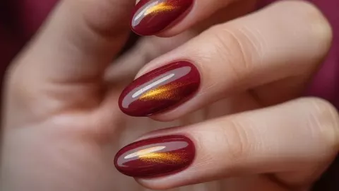 Te enamorarás de estos 9 diseños de uñas con efecto ojo de gato color rojo