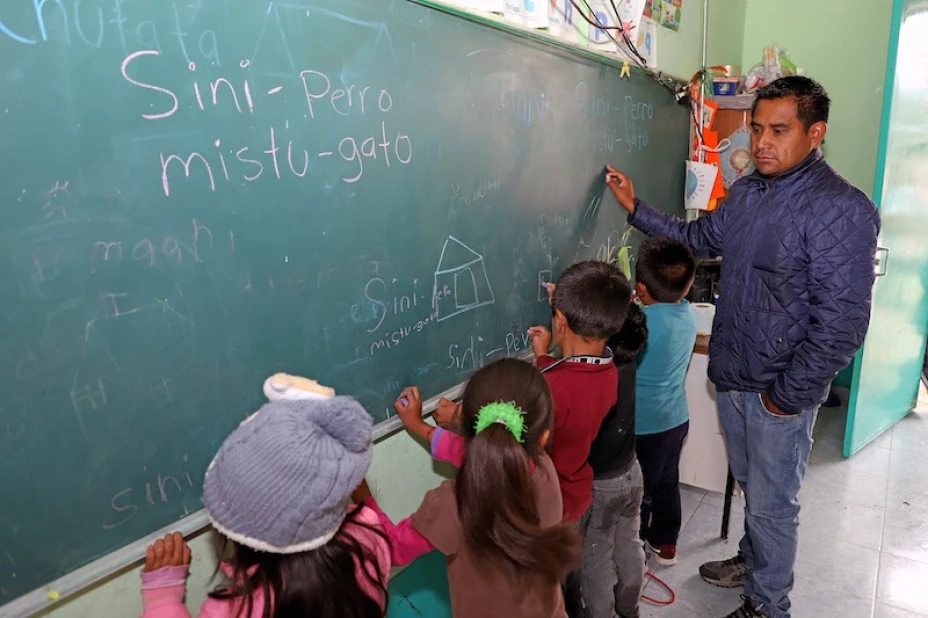 Indígenas modelo educativo