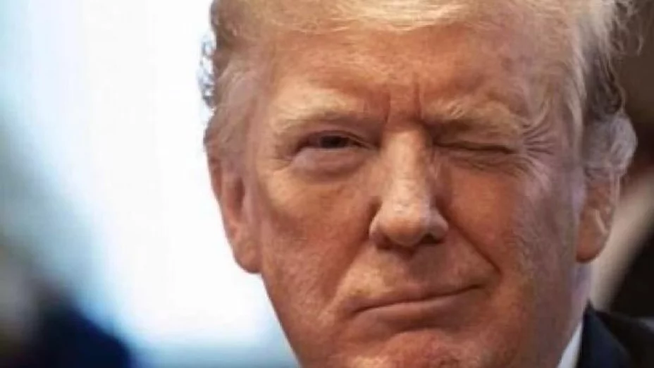 Trump guiñe el ojo