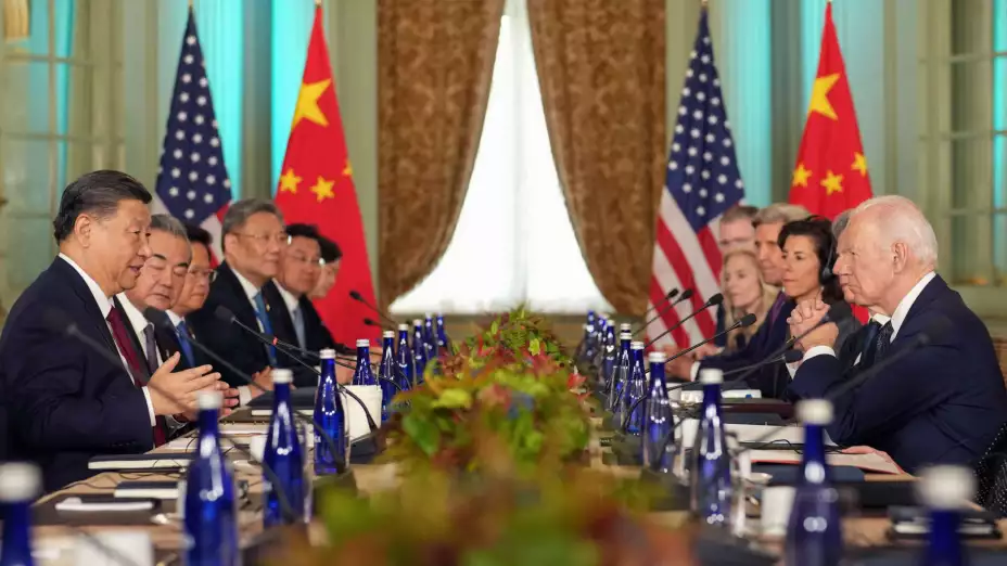Los presidentes de China, Xi Jinping, y de EU, Joe Biden, en reunión