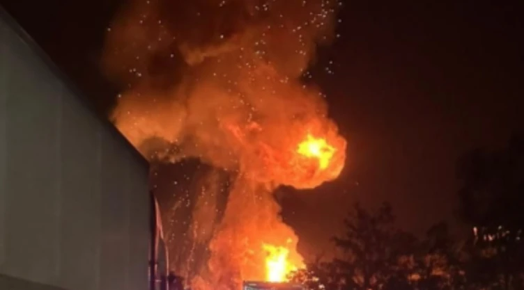 Pipa de gas explota en la México-Querétaro.