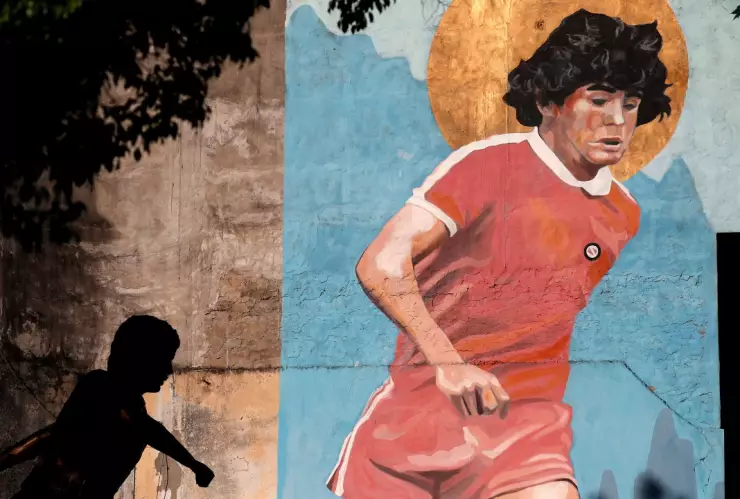 ¿De qué acusan a los médicos de Maradona?