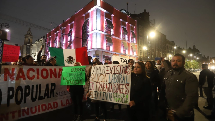 Manifestaciones frente a Palacio Nacional