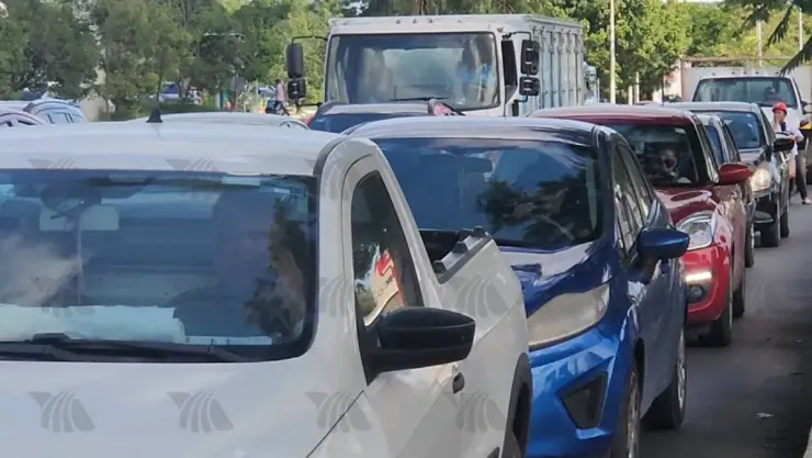 Regreso a clases 2024 en Yucatán deja INTENSO TRÁFICO en calles y avenidas de Mérida