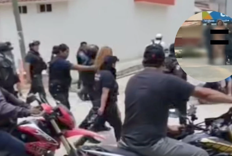 Policías custodian a mujer desnuda tras ser linchada en San Pablo Etla, Oaxaca