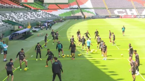 Club León entrenando para Rayados