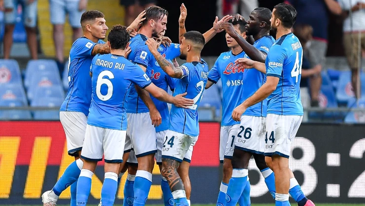 Jugadores del Napoli celebran un gol