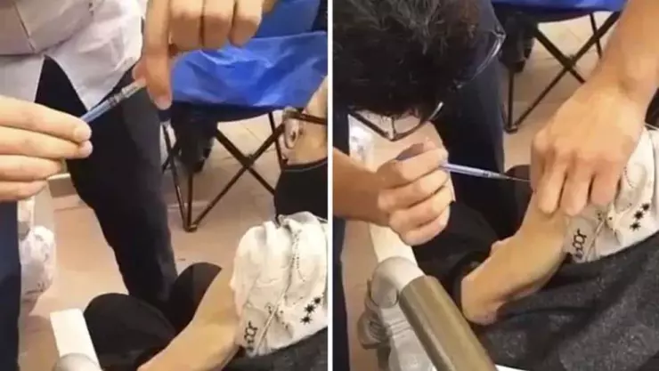 VIDEO: Vacunan contra COVID-19 a una viejita de 95 años con jeringa vacía