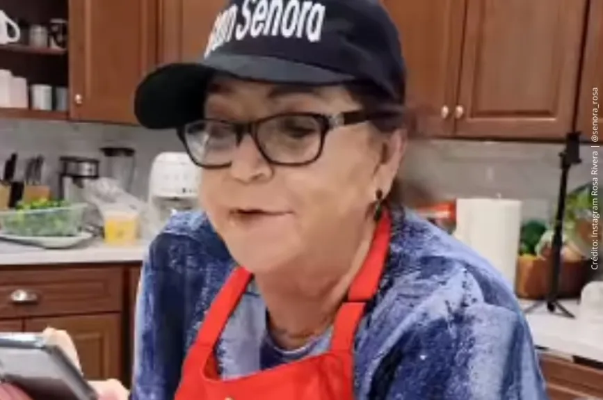 Doña Rosa Rivera lee los mensajes de sus fans..jpg