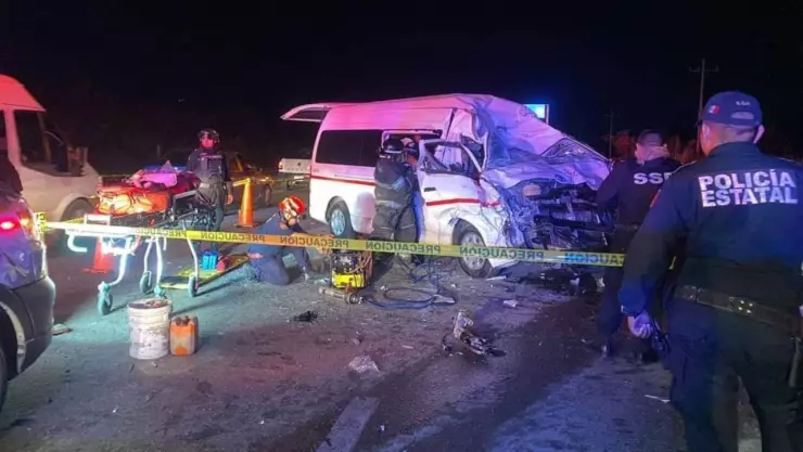 Accidente en la Mérida-Cancún deja un fallecido y varios lesionados