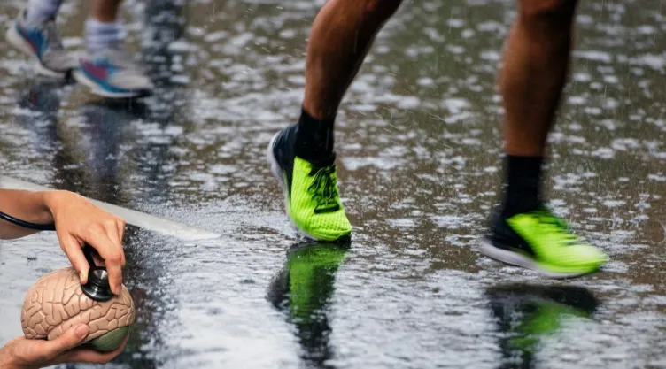 Por qué correr bajo la lluvia es el mejor entrenamiento para tu salud mental.jpg