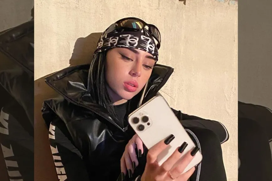 Nicki foto en el espejo.jpg