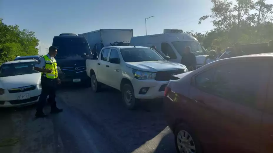 Reportan carambola en la Avenida Huayacán en Cancún