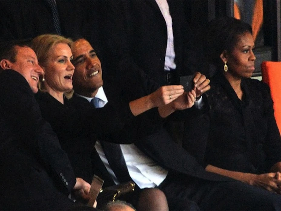 selfieobamamichelle.jpg