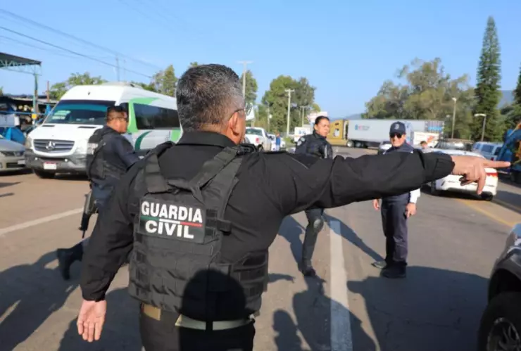 Bloqueos de transportistas en carretera de Uruapan, Michoacán