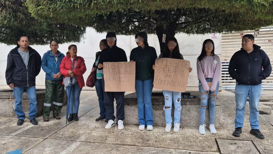 Maestros y alumnos protestaron frente a la Fiscalía tras accidente que dejó una víctima mortal