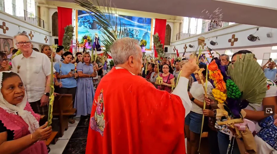 Así se vivió el Domingo de Ramos 2025 en Cancún, Playa del Carmen y parroquia Nuestra señora del Carmen.png