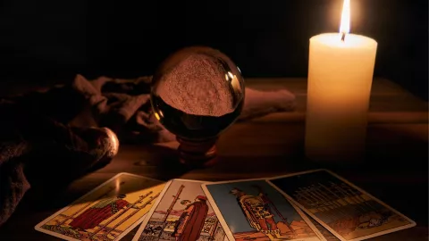 El Niño Prodigio trae los horóscopos para el comienzo de semana.