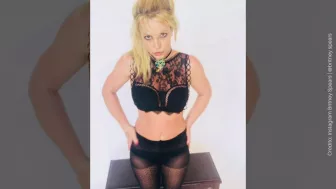 Britney de negro.jpg