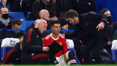 Cristiano Ronaldo en la banca del Manchester United