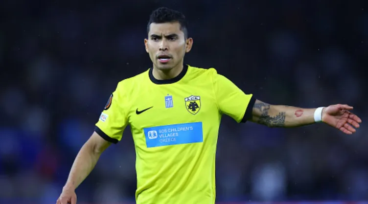 Orbelín Pineda, en problemas con el AEK por su deseo de jugar en Rayados