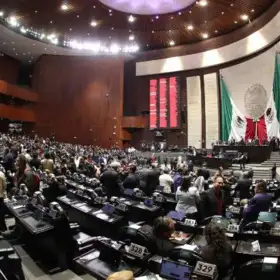 Diputados en sesión del Pleno.