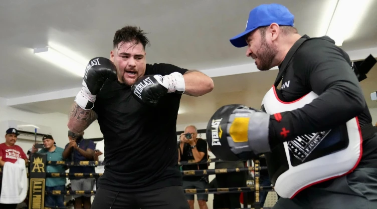 Andy Ruiz en entrenamiento para pelea ante Luis Ortiz