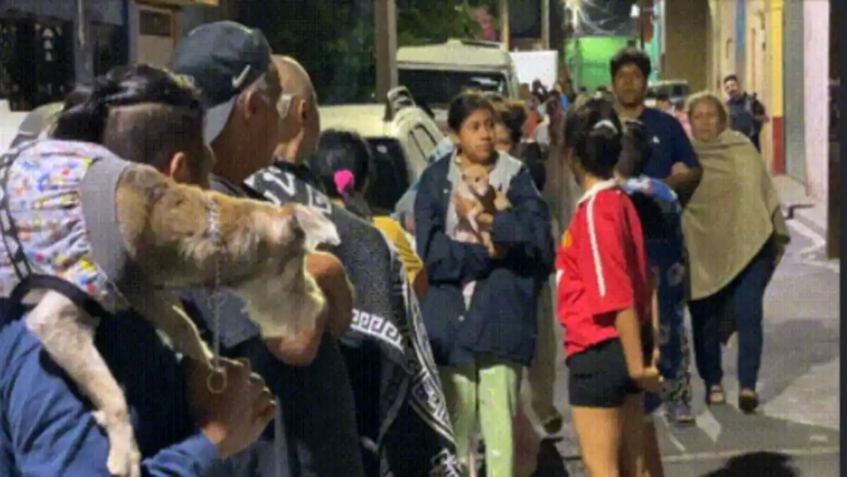 Fuga Robo de tubería provoca fuga de gas en San Juan Tlihuaca, Azcapotzalco