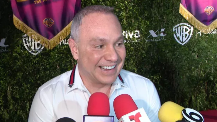 Alex Gou recibió un desaire del mánager de Diego Boneta.