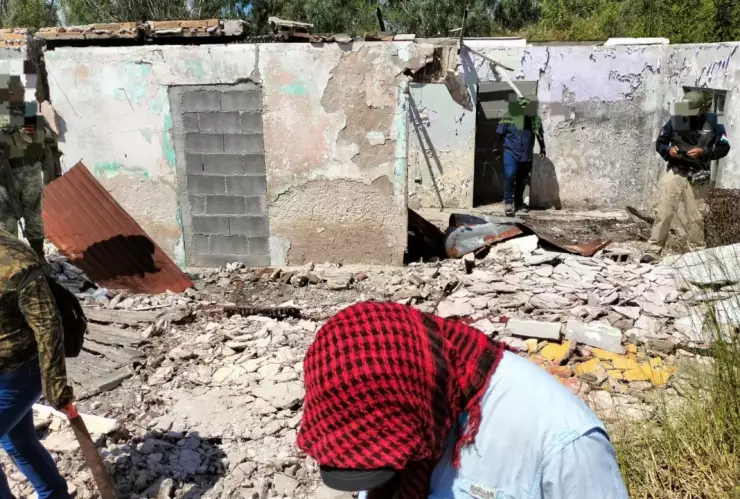 Las madres buscadoras acudieron en compañía de autoridades a los campos de exterminio en Tamaulipas.