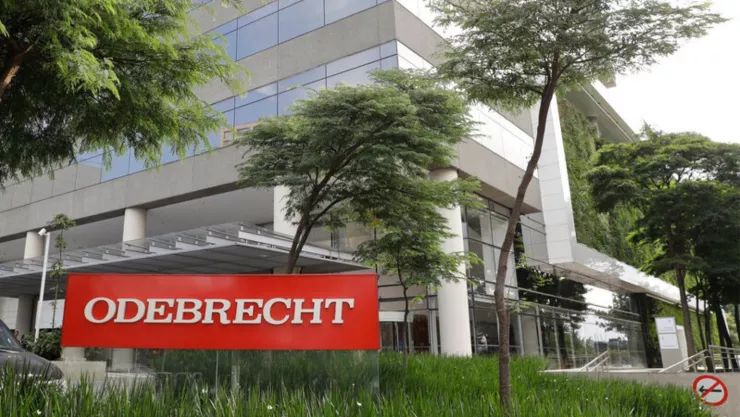 Tras declararse culpable, la compañía logró un acuerdo con las autoridades de Estados Unidos, Brasil y Suiza de pagar una multa de 3,500 millones de dólares por los ilícitos. Imagen: AP