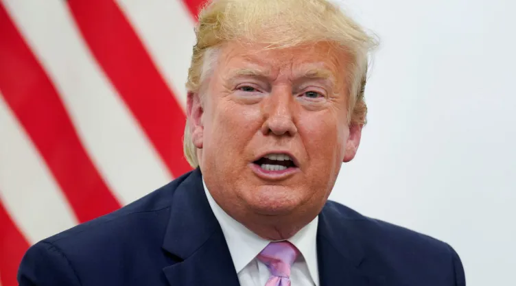 Donald Trump habla durante una reunión bilateral con el mandatario de Brasil, Jair Bolsonaro, en la cumbre de líderes del G20 en Osaka, Japón. Imagen, Reuters.
