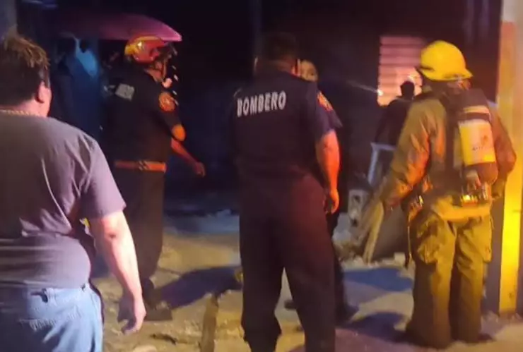 Se registra fuerte incendio en predio de Umán; así quedó la vivienda.