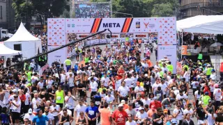 Maratón CDMX 2025: Cambio de horario en Metrobús y Metro; estaciones cerradas
