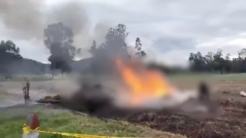 VIDEO ¡IMÁGENES FUERTES! Así quedó el avión donde viajaba Yeison Jimenez tras estrellarse en Colombia