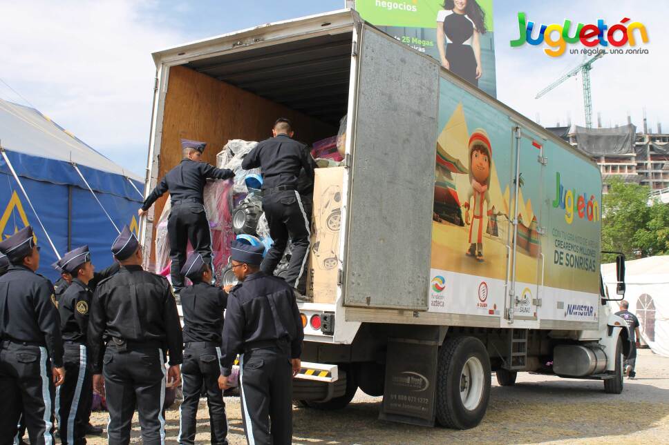 Navistar descarga de juguetes