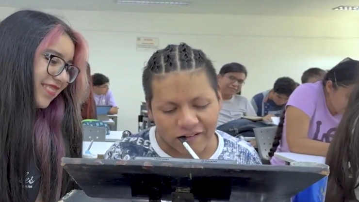 Cesar-no-tiene-extremidades-pero-no-ha-sido-un-impedimento-para-estudiar-una-ingeniería-en-la-UNAM