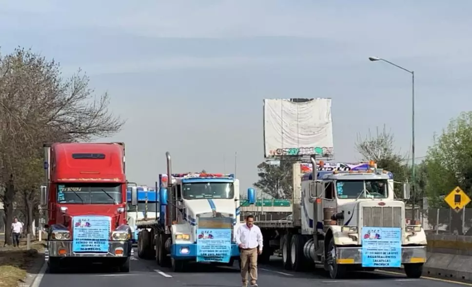 Así avanza el bloqueo-de-transportistas en la México-Querétaro rumbo a CDMX