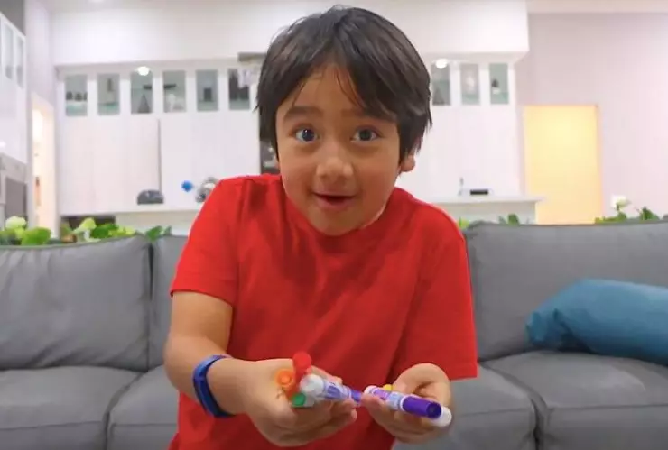 Ryan Kaji es un pequeño de 9 años que ganó casi 30 millones de dólares este 2020, por lo que se convirtió en el youtuber mejor pagado, de acuerdo con la revista Forbes.