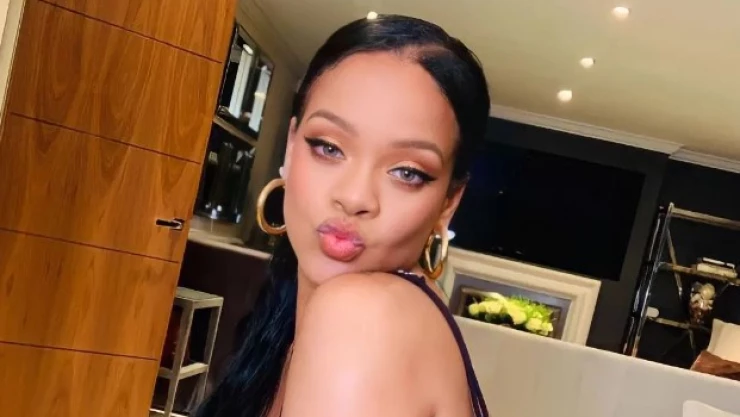 Rihanna confirma su participación en live action de los Pitufos