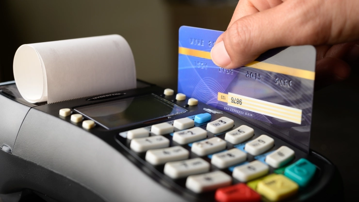 ¿Cuáles son los riesgos de usar la tarjeta de crédito?