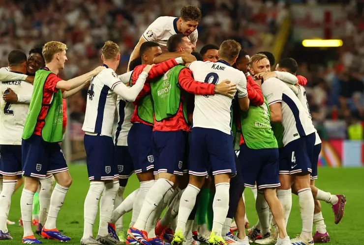 Inglaterra celebra su pase a la final de la EURO