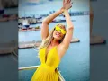 Yuri de amarillo.jpg